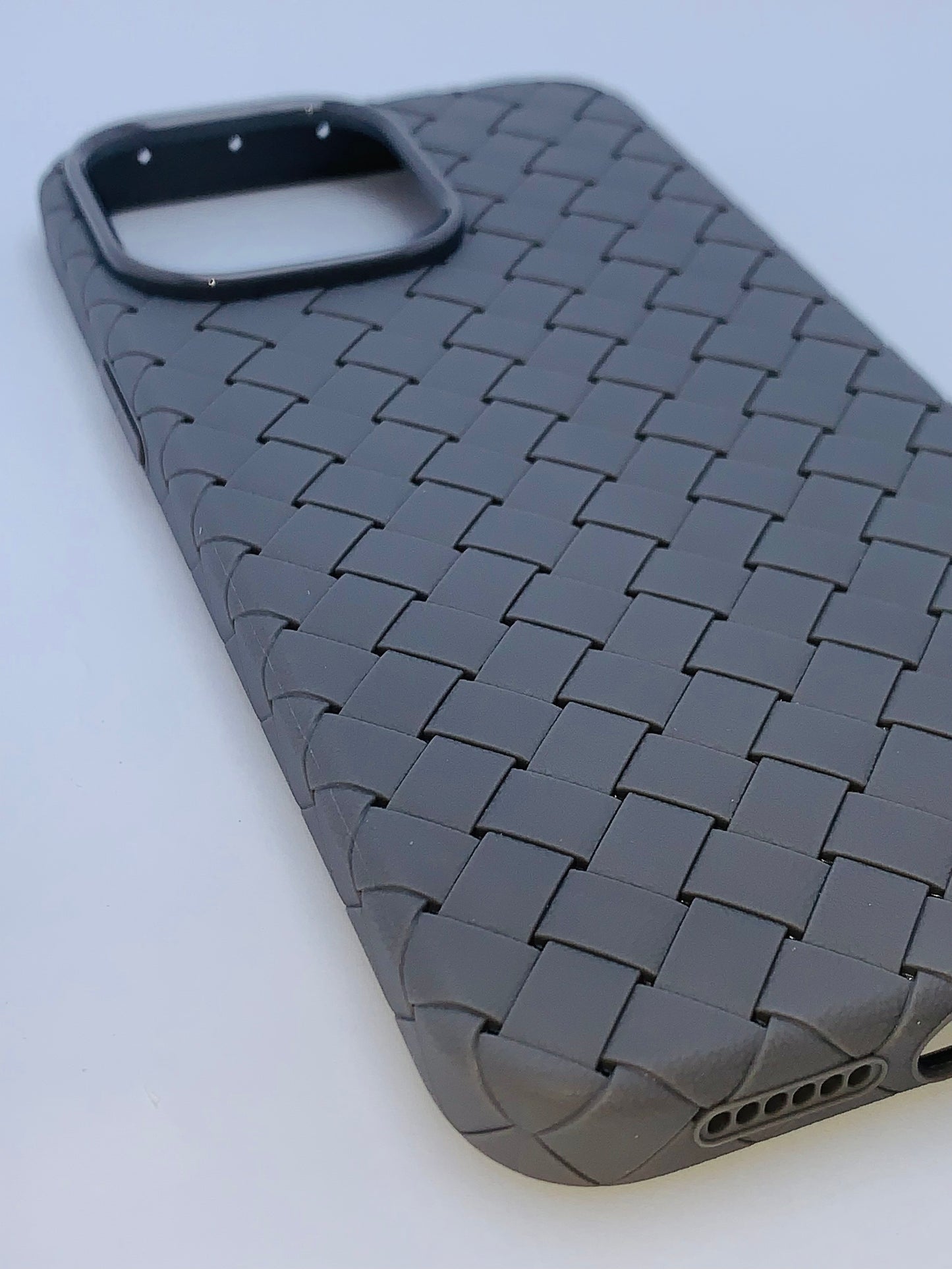 Woven iPhone Case – Sleek Pattern Design
